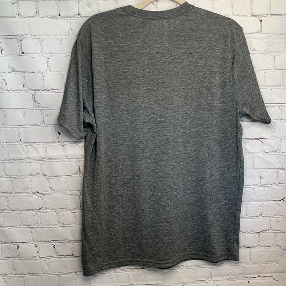 Oakley Men's Gray Distressed Short Sleeve  T-Shirt Size Large - Picture 3 of 3